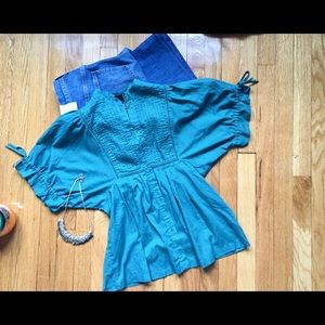 Green cotton H&M button up blouse w/ wide sleeves